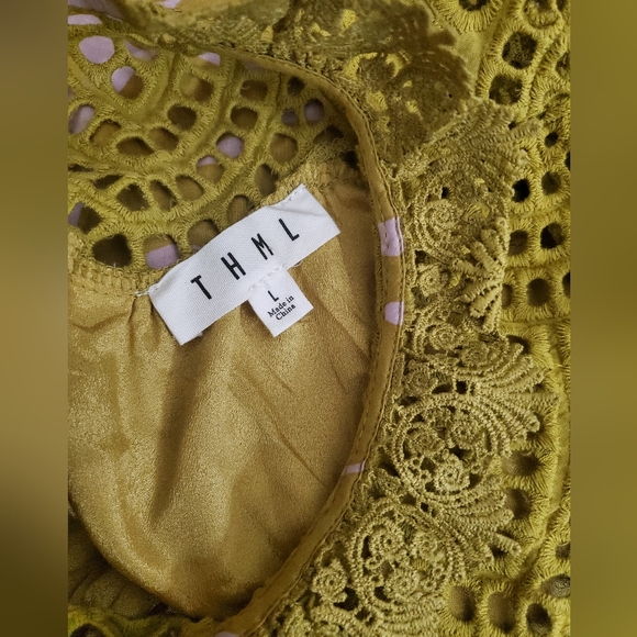 THML BELL CROCHET TRIM FLUTTER SLEEVE DRESS size Large - Picture 4 of 5